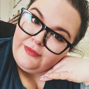 Meet your Posher, Amelia